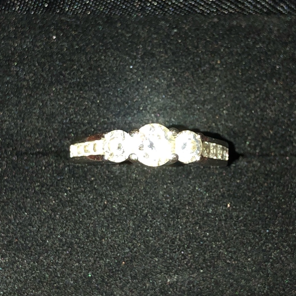 14k White Gold 3 Stone 1ctw